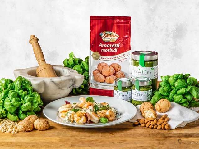 Insalata di gamberi, misticanza, pomodorini con...