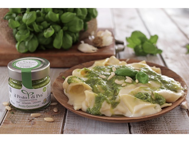 Maltagliati fonduta di formaggi e pesto