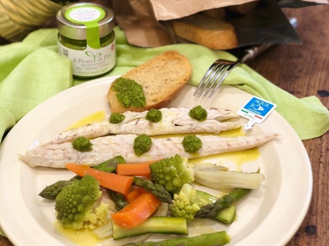 Branzino al vapore con Pesto e verdure