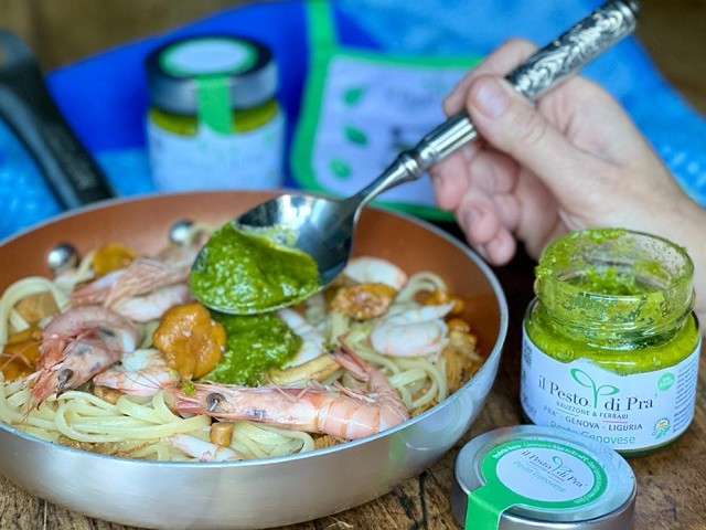 Trenette condite con gamberi, funghi galletti e i