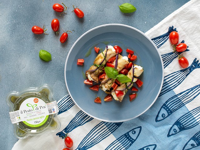 Involtini di melanzane al pesto
