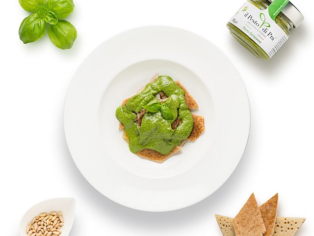 Testaroli con pesto genovese