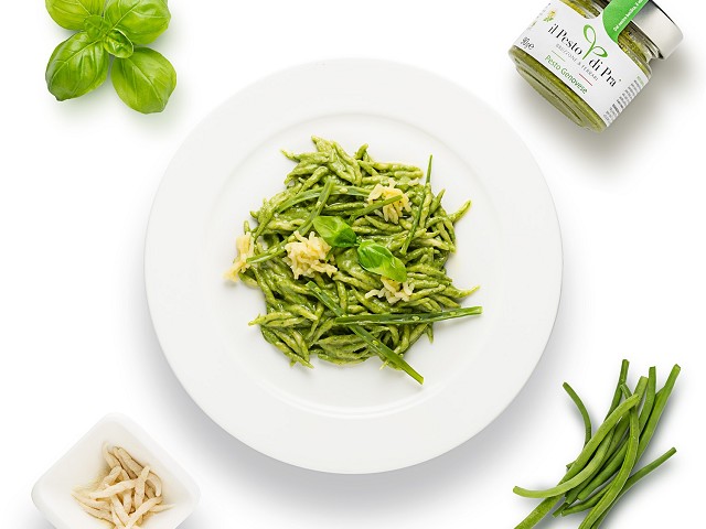 Trofie with pesto, potatoes and green beans