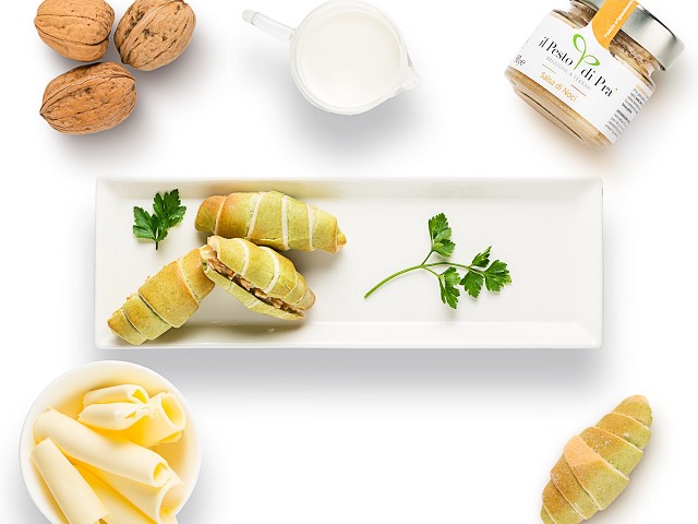 Bread rolls with Walnut Sauce, butter and anchovie
